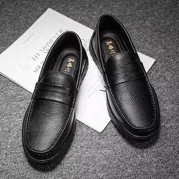 Модные новые дизайнерские мужские повседневные туфли из натуральной кожи, мужские лоферы, трендовые универсальные туфли для вождения, мокасины с мягкой подошвой, простые мужские туфли без застежек 38 чёрный