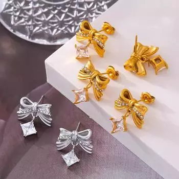 Модные новые плиссированные серьги с квадратным цирконием в форме банта, нишевые милые серьги из титановой стали с покрытием из настоящего золота 18 карат для женщин