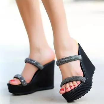 Модные новые сезонные женские тапочки на танкетке, нарядные удобные женские босоножки на высоком каблуке на платформе