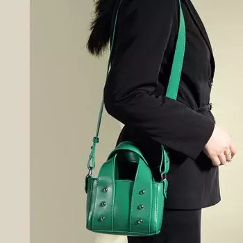Модные новые сумки через плечо из искусственной кожи для женщин, повседневные сумки-ведра для поездок на работу, мини-сумки с заклепками и ручкой сверху, сумки