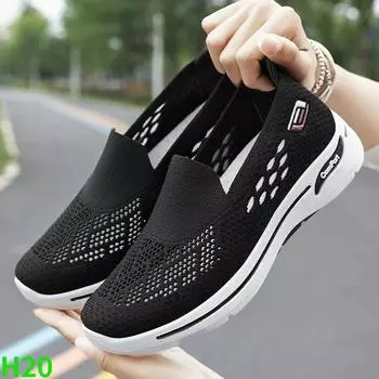 Модные новые женские повседневные туфли 2024 года, сетчатая дышащая спортивная обувь с мягкой подошвой, модные и удобные туфли для мам, женская вулканизированная обувь 36 чёрный