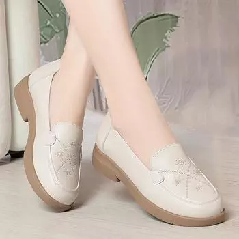 Модные новые женские туфли на плоской подошве 2024 года, весна-осень, мягкие кожаные нескользящие туфли на танкетке, повседневные туфли с мягкой подошвой, удобные туфли для мам и бабушек на каждый день 35(Foot22.5cm)