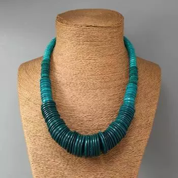 Модные ожерелья для женщин. Ювелирные изделия зелёный