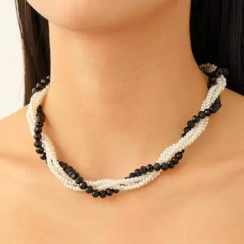 Модные ожерелья для женщин. Ювелирные изделия чёрный