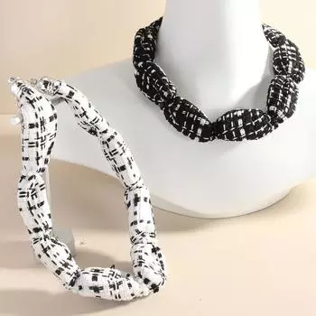 Модные ожерелья для женщин. Ювелирные изделия чёрный