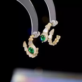 Модные персонализированные серьги женские инкрустированные циркониевые ракушки нишевый дизайн чувство изысканные серьги-гвоздики в форме змеи золотой