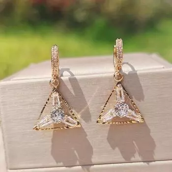 Модные полые треугольные висячие серьги для женщин, модные серьги с цирконом, ювелирные изделия, аксессуары для свадебной вечеринки белый