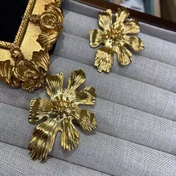 Модные ретро-серьги-гвоздики из тяжелого металла с позолотой и крупным цветком для женщин, подходят для модной уличной фотографии и путешествий