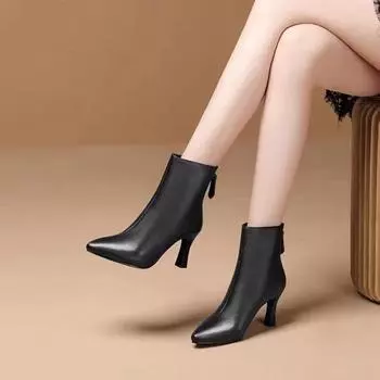 Модные сапоги на каблуке Кожаные сапоги Короткие сапоги 34 чёрный