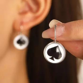 Модные серьги-гвоздики для женских украшений чёрный