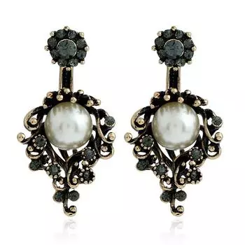 Модные серьги-гвоздики со стразами и жемчугом в стиле ретро белый