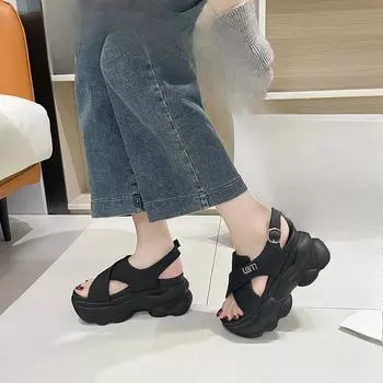 Модные свадебные босоножки на танкетке 35 бежевый