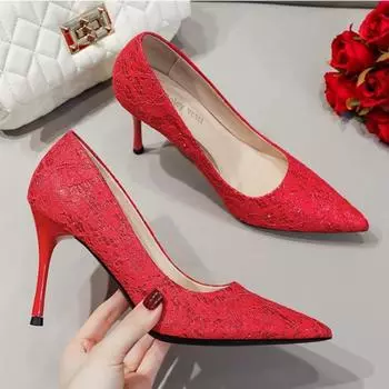 Модные свадебные туфли Красные кружевные туфли для подружек невесты на высоком каблуке Женские туфли-лодочки с острым носком Туфли для невесты на маленьком каблуке Женские туфли Tacones Mujer 34