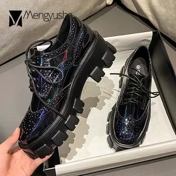 Модные туфли-броги из лакированной кожи с резными узорами, женские мокасины, туфли на платформе, разноцветные блестящие оксфорды со шнуровкой, женские балетки 4.5 чёрный