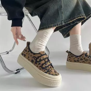 Модные туфли для увеличения роста на каждый день с низким верхом и толстой подошвой, женские, новинка 2025 года, осенне-зимние, универсальные, легкие, спортивные, парусиновые туфли 35 леопардовый