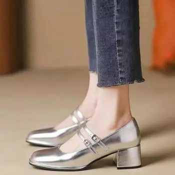 Модные туфли из искусственной кожи на высоком каблуке с квадратным каблуком MARY JANES, повседневные туфли из квадратного носа 2024 года, высококачественные женские туфли с пряжкой на ремне, однотонные модные туфли-лодочки 35 серебряный