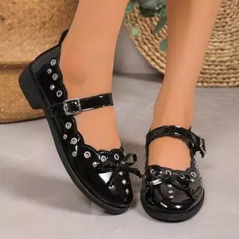 Модные туфли Мэри Джейн на плоской подошве с бантом для женщин, с ремешком на щиколотке, мягкие однотонные туфли для женщин, лакированная кожа, декорированная металлом, балетки, большие размеры 36