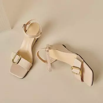 Модные туфли на танкетке 2024 года для женщин с металлической пряжкой, женские босоножки с открытой пяткой, летние простые повседневные модные босоножки на среднем каблуке 42 абрикосовый