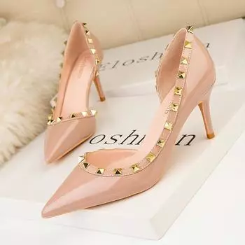 Модные туфли на высоком каблуке с заклепками V-образной формы, тонкие, с неглубокой горловиной, с заостренными боковыми отверстиями, женские одинарные туфли 34 белый