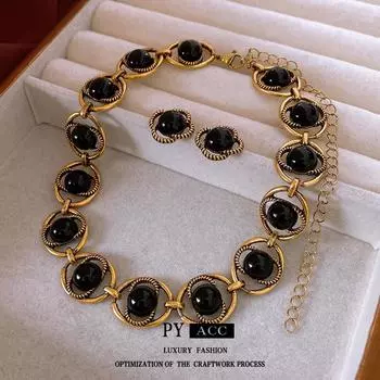 Модные украшения для женщин чёрный