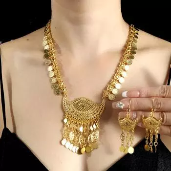 Модные украшения для женщин золотой