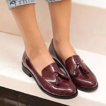 Модные женские бордовые оксфорды из лакированной кожи