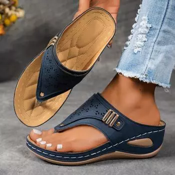 Модные женские босоножки-шлепанцы, танкетка с мягкой подошвой, металлические акценты, удобные пляжные тапочки, бордовый, золотой и темно-синий, женские босоножки 35 чёрный