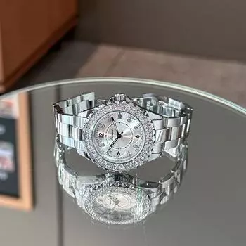 Модные женские часы Temperament Disc Light Luxury Water Diamond British, элегантные, для ежедневных поездок на работу, со стальным ремешком