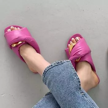 Модные женские домашние тапочки, женские шлепанцы, летняя обувь, новинка 2024 года, женская обувь с металлическим декором, уличные тапочки на плоской подошве, резиновые тапочки 35 чёрный