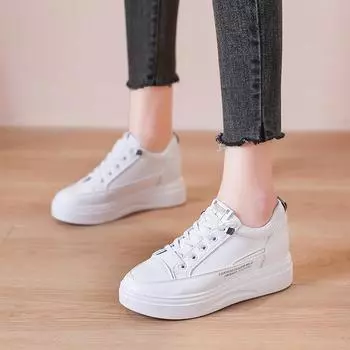 Модные женские кроссовки большого размера, осенние кожаные легкие белые кроссовки, женские туфли на вулканизированной платформе, весенние повседневные дышащие спортивные туфли 35