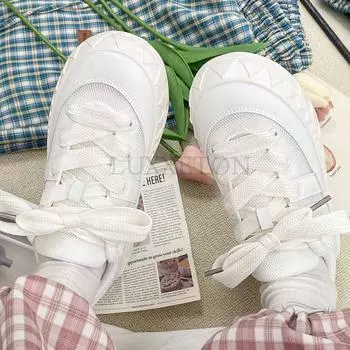 модные женские кроссовки женские кружевные модные дышащие на платформе толстые женские повседневные черные белые туфли на вулканизированной подошве 35