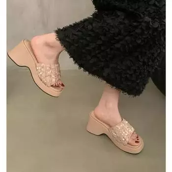 Модные женские новые летние тапочки, модные женские тапочки на танкетке с толстой подошвой и средним каблуком, повседневная женская обувь, универсальные тапочки 35 чёрный