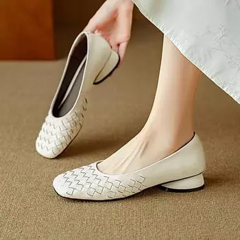 Модные женские новые весенне-осенние туфли из натуральной кожи с квадратной головкой и принтом из коровьей кожи на низком каблуке, большие повседневные туфли 35 чёрный