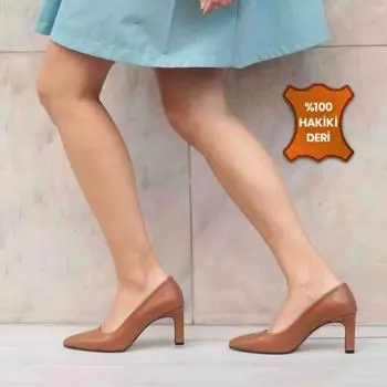 Модные женские светло-коричневые туфли на шпильке из натуральной кожи