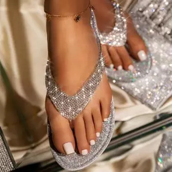 Модные женские тапочки большого размера 2024 года, летние шлепанцы, женская обувь, блестящие тапочки со стразами, пляжные повседневные туфли на плоской подошве со стразами, новые шлепанцы 35 чёрный