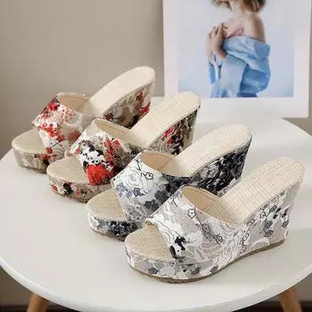 Модные женские тапочки на большом наклонном каблуке с принтом в 2024 году, новые модные европейские и американские римские тапочки с толстой подошвой 35 белый