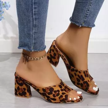 Модные женские тапочки на высоком каблуке с леопардовым узором на высоком каблуке 2024 года, новые летние замшевые женские тапочки с открытым носком Square Root 35 красный