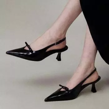 Модные женские туфли 2024 года, высококачественные весенние женские туфли-лодочки с одним словом и пряжкой, с острым носком, однотонные, с неглубоким воротом, на среднем каблуке, модные туфли-лодочки 35 чёрный