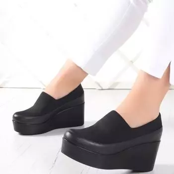 Модные женские туфли из натуральной кожи на танкетке с эластичной передней частью и каблуком