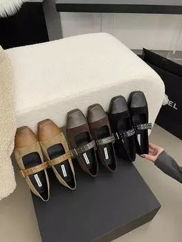 Модные женские туфли-лоферы с круглым носком Mary Janes 2024 Новые поступления Модные туфли на плоской подошве Черные Коричневые Бежевые Дизайн с заклепками Повседневная повседневная обувь для женщин 35-39 5.5 чёрный
