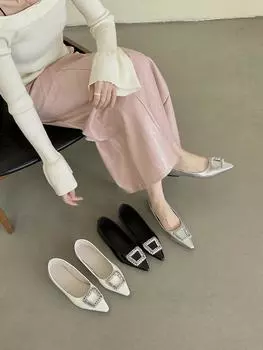 модные женские туфли-лоферы с острым носком на плоской подошве 2024 года, новые поступления, черные, серебристые, белые, осенне-весенние, со стразами и пряжкой, женские туфли 5.5 чёрный