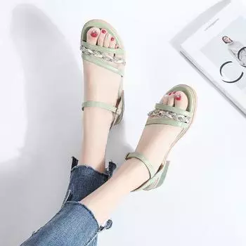 Модные женские туфли на лето 2024 года с зелеными пряжками и каблуком среднего размера, бежевые босоножки для женщин F, оптовая продажа, шикарные и элегантные, по акции 35