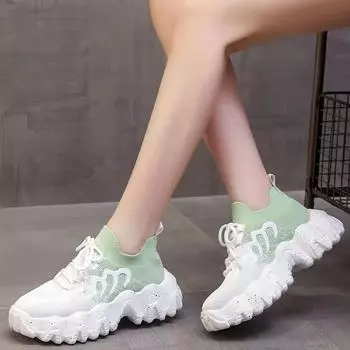 Модные женские туфли на толстой подошве, осенние новые кроссовки в корейском стиле разных цветов, женские сетчатые дышащие повседневные туфли для женщин 2024 года 36 чёрный