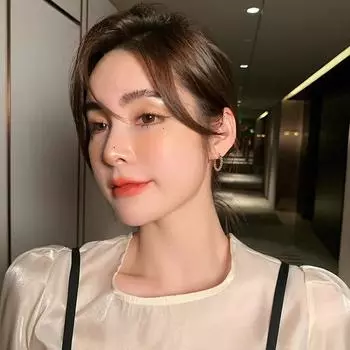 Модные золотые маленькие серьги-кольца Qquare с бусинами для женщин, корейская мода, вечеринка, Рождество, роскошные серьги-подвески, ювелирные аксессуары 2CM