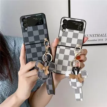 Модный чехол для телефона с подвеской в виде медведя для Samsung Galaxy Z Fold 4 5 GZ Flip 5 3 Flip4, роскошный чехол из искусственной кожи с решеткой For Galaxy Z Flip 3 белый