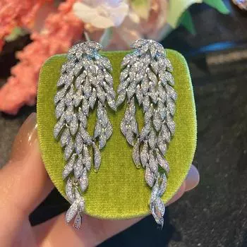 Модный дизайн Тренд Микро-инкрустированные циркониевые серьги Многослойные листья Преувеличенные кисточки Легкие роскошные серьги серебряный
