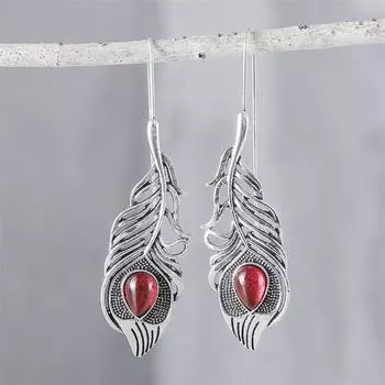 Модный комплект в богемном стиле с подвеской в форме полого пера из драгоценных камней в форме сердца, персонализированными и минималистичными серьгами.