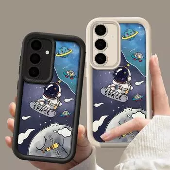 Модный матовый чехол с рисунком космического астронавта для Samsung S24 Ultra S23 S22 S21 Plus S20 FE A55 A35 A54 A52 A34 A15 A14, мягкий противоударный чехол из ТПУ для телефона Samsung S24 чёрный