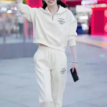 Модный повседневный свободный женский спортивный костюм на весну 2024 года M