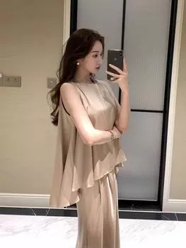 Модный шикарный комплект из Южной Кореи, женский летний новый темпераментный свободный повседневный жилет нестандартной формы, топ + юбка с высокой талией, женский костюм из двух предметов one size чёрный